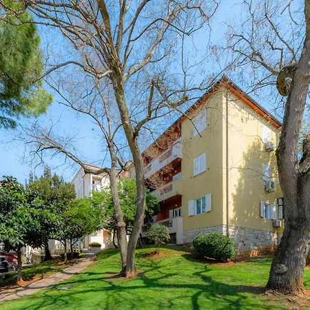 Daire Pretty Near Golf Course Poreč